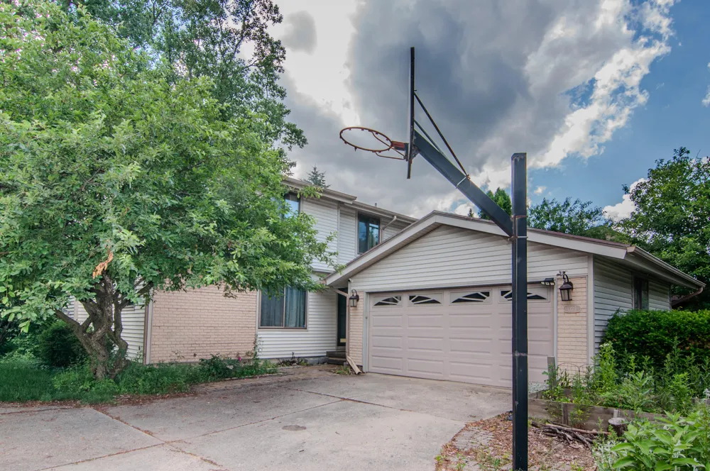 1325 Chartwell Carriage Way S East Lansing City, MI 48823