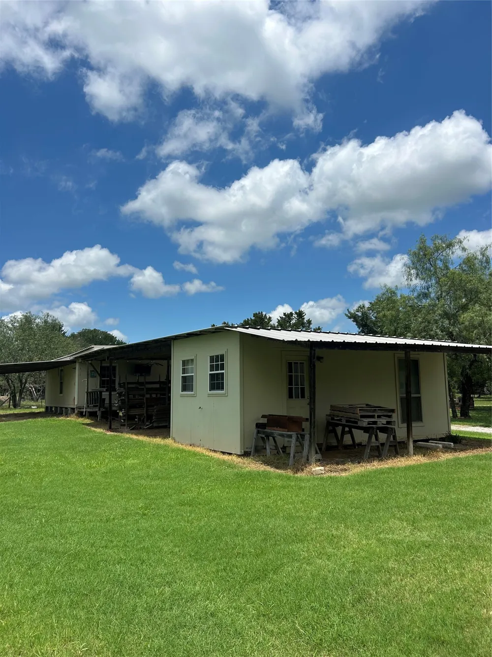 3175 clater powell Aquilla, TX 76705