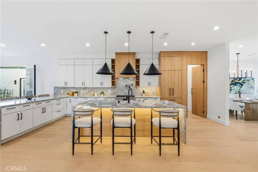 5110 Orange Los Angeles, CA 90008
