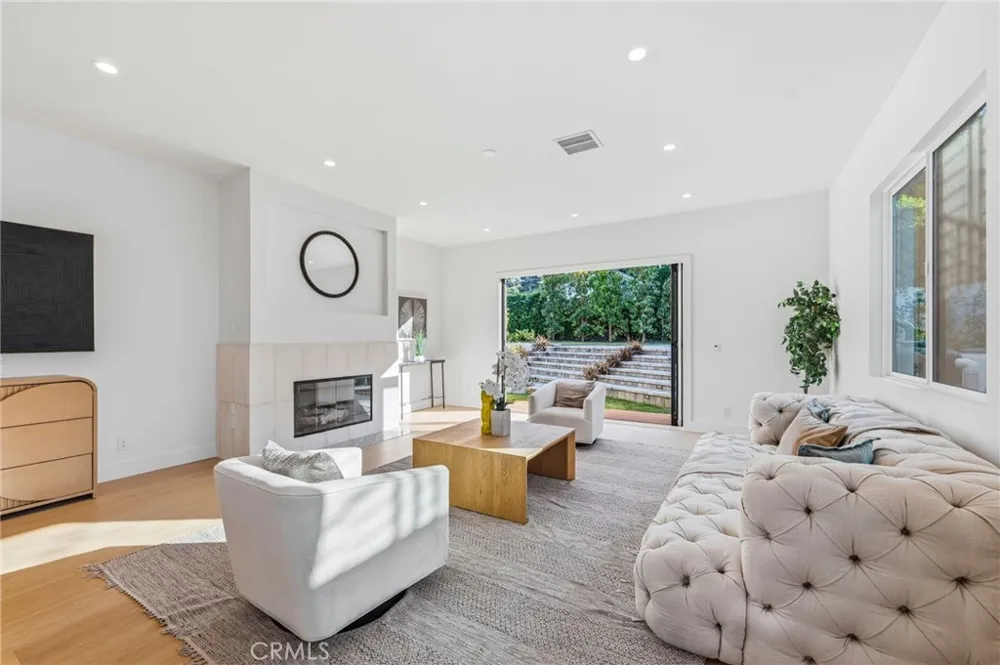 5110 Orange Los Angeles, CA 90008