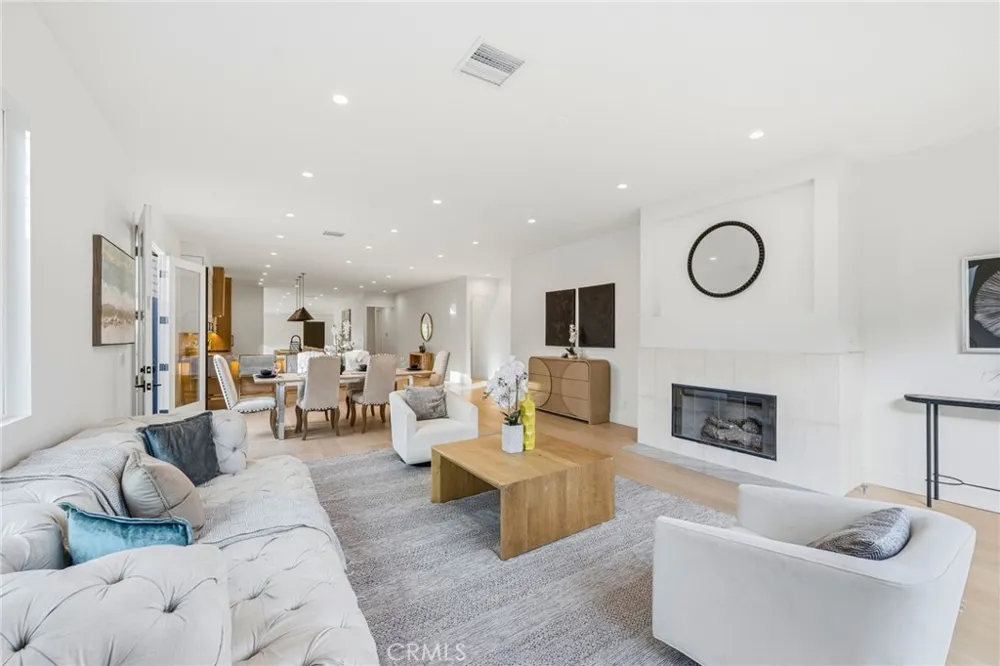 5110 Orange Los Angeles, CA 90008