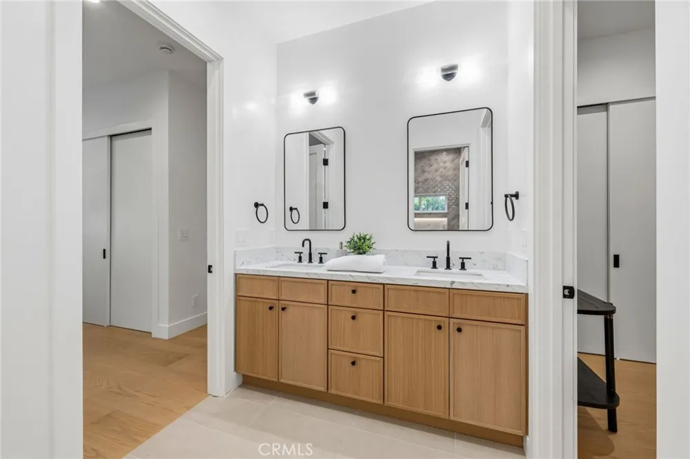 5110 Orange Los Angeles, CA 90008