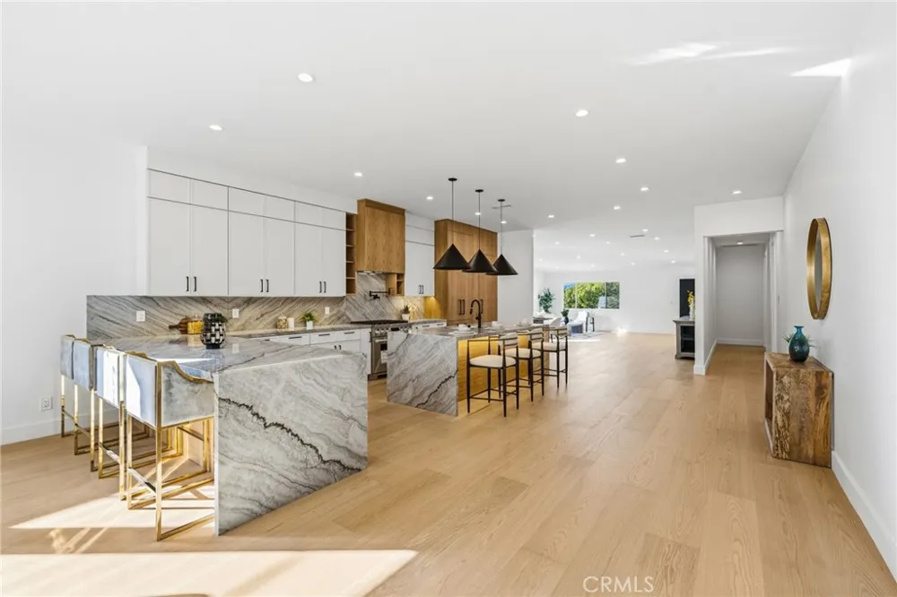 5110 Orange Los Angeles, CA 90008