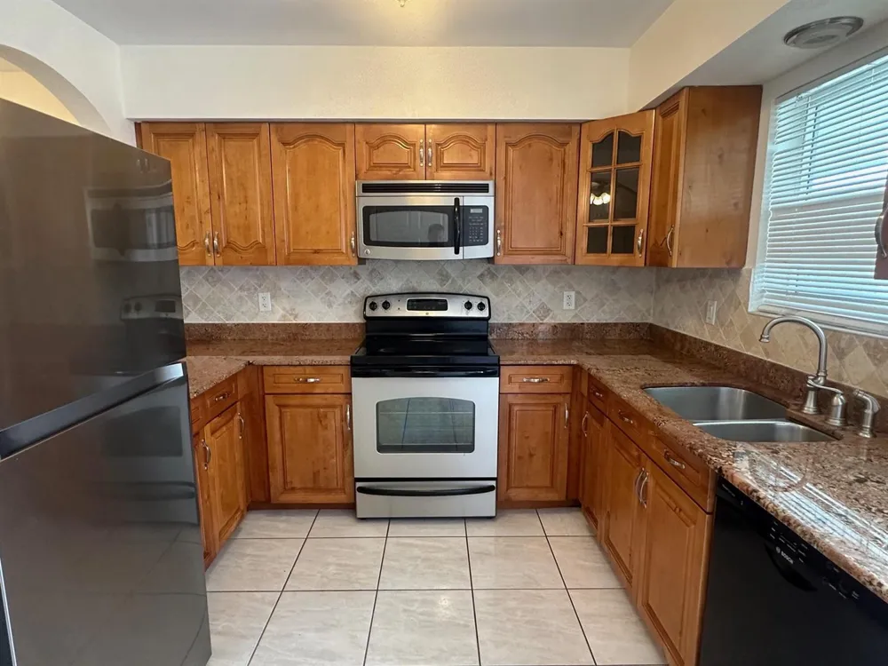 3850 NE 21st Way #41 Lighthouse Point, FL 33064