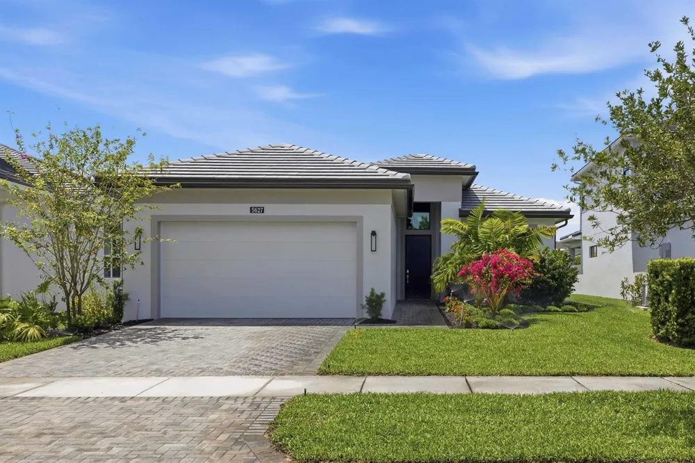 5627 Saint Armands Way Westlake, FL 33470
