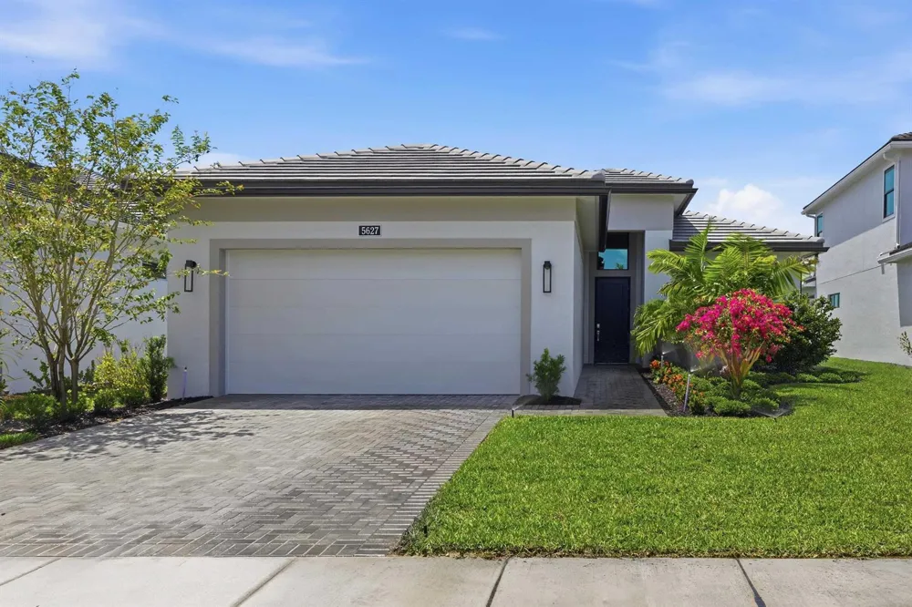5627 Saint Armands Way Westlake, FL 33470