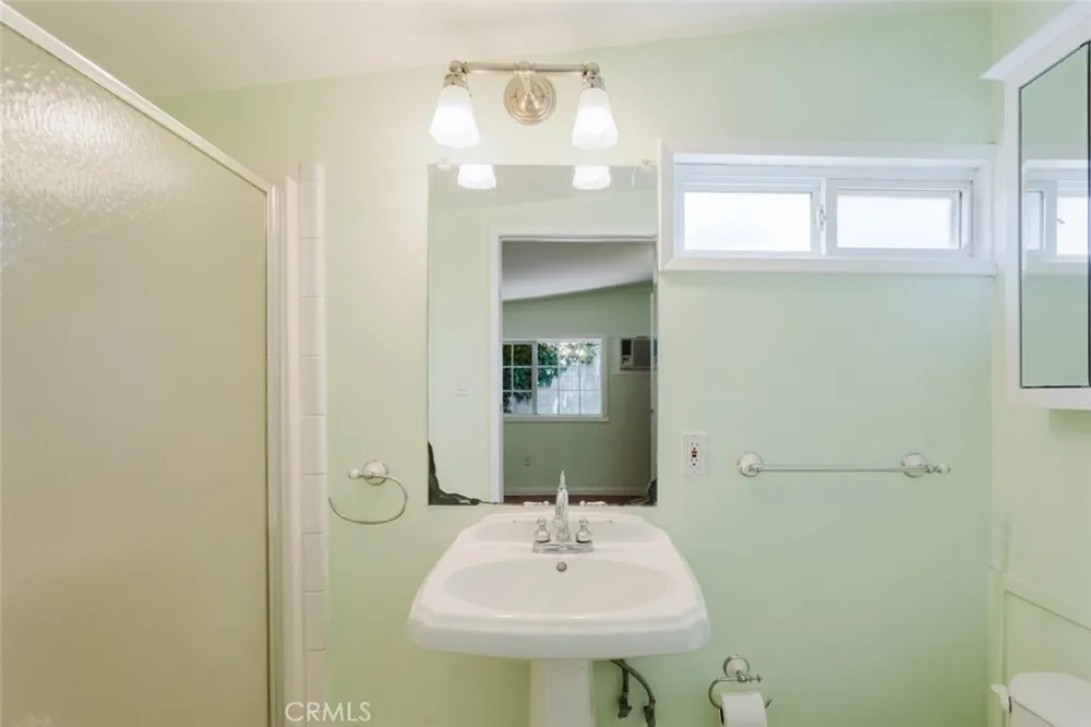 4334 Pennsylvania Avenue La Crescenta, CA 91214