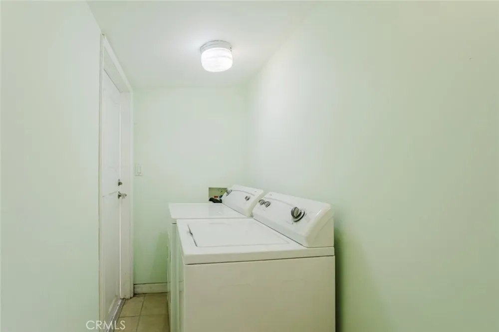 4334 Pennsylvania Avenue La Crescenta, CA 91214