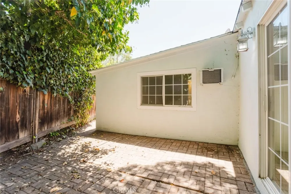 4334 Pennsylvania Avenue La Crescenta, CA 91214