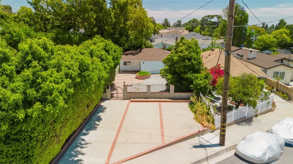 4334 Pennsylvania Avenue La Crescenta, CA 91214