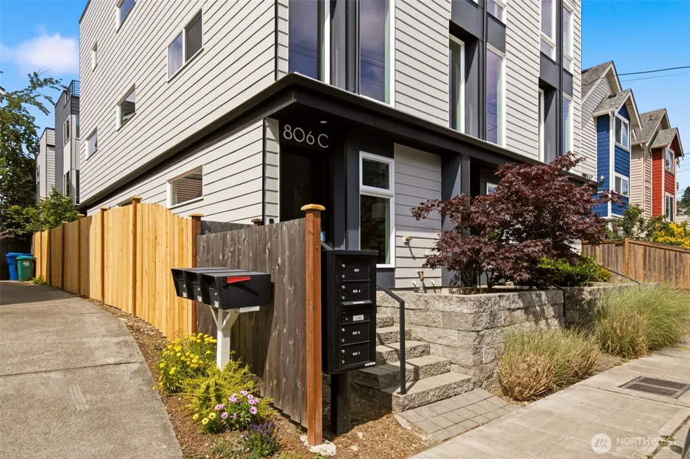 806 NW 50th Street #C Seattle, WA 98107