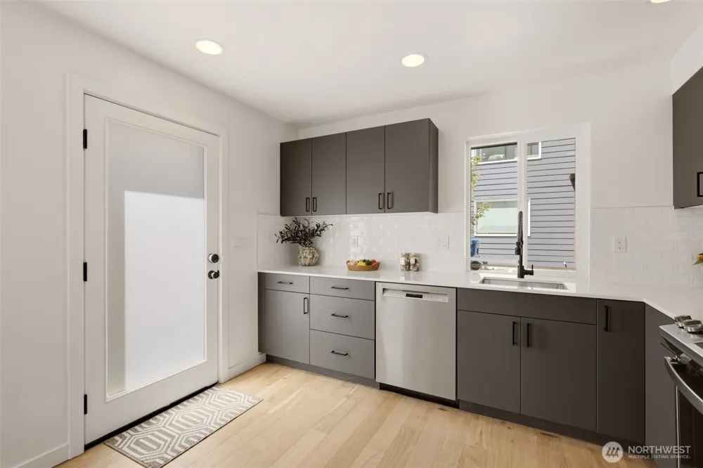 806 NW 50th Street #C Seattle, WA 98107