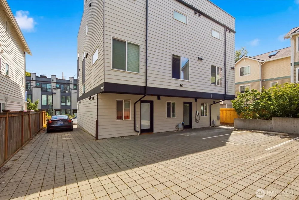 806 NW 50th Street #C Seattle, WA 98107