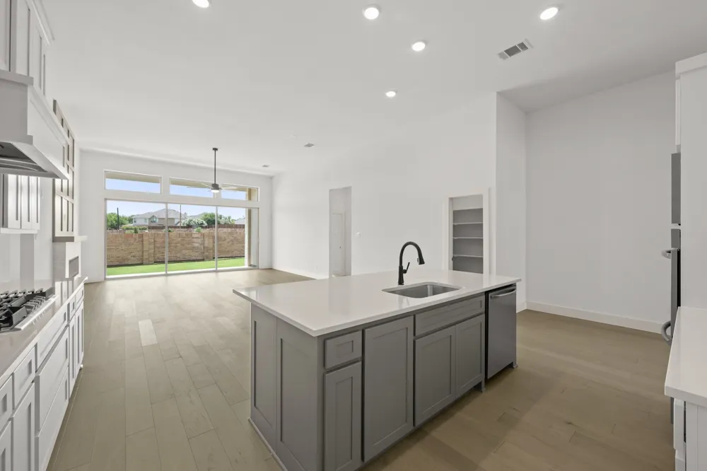 1630 Briarwood Midlothian, TX 76065