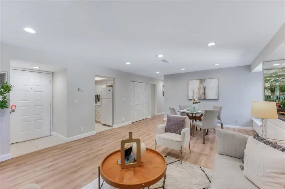 714 San Conrado Terrace #5 Sunnyvale, CA 94085
