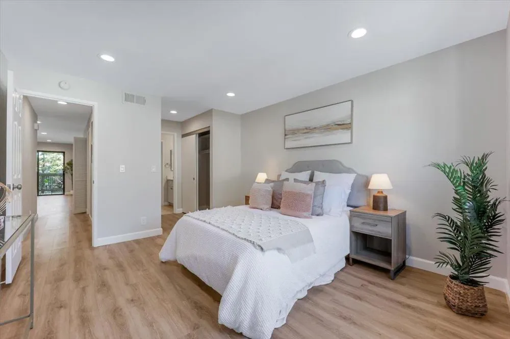714 San Conrado Terrace #5 Sunnyvale, CA 94085