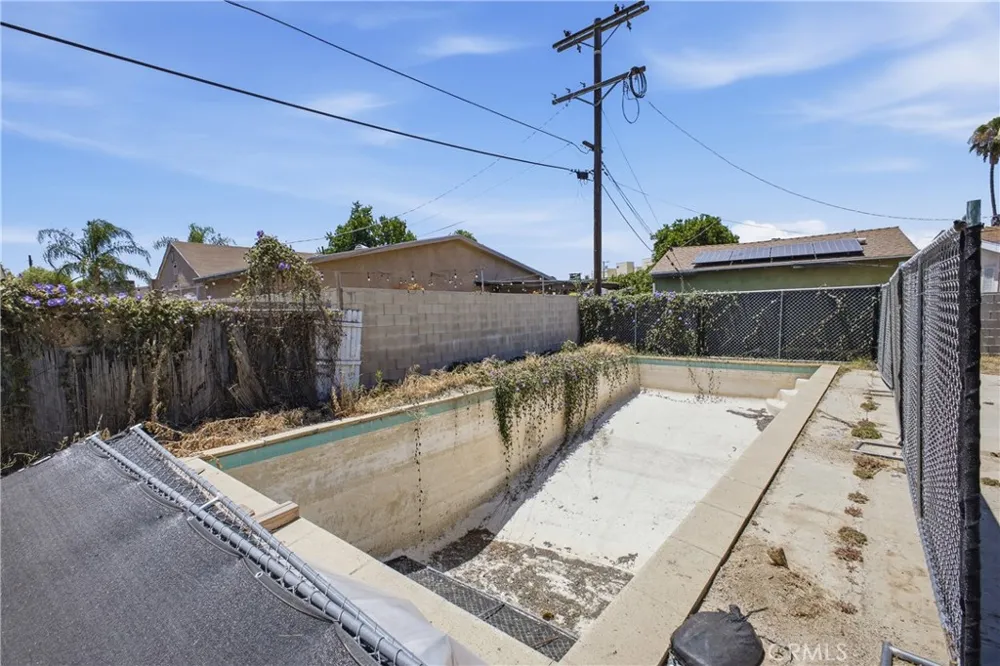 6729 Babcock Avenue North Hollywood, CA 91606