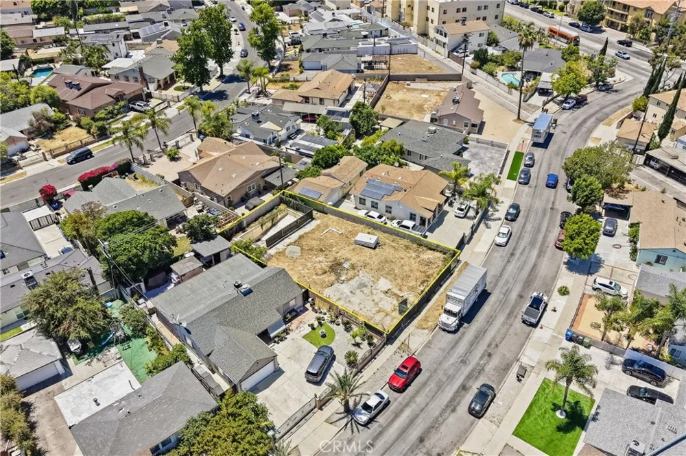 6729 Babcock Avenue North Hollywood, CA 91606