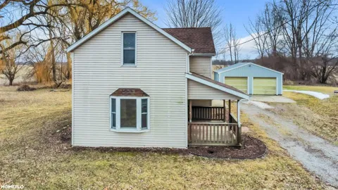 2818 E Brooks Road