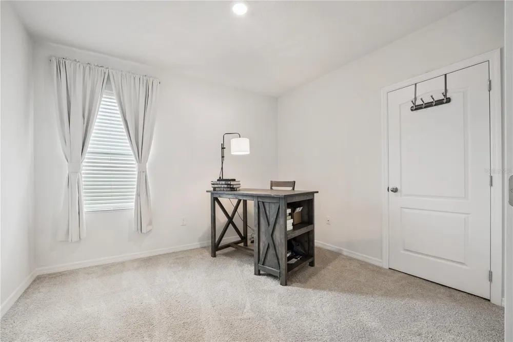 2698 ROWAN STREET Tavares, FL 32778