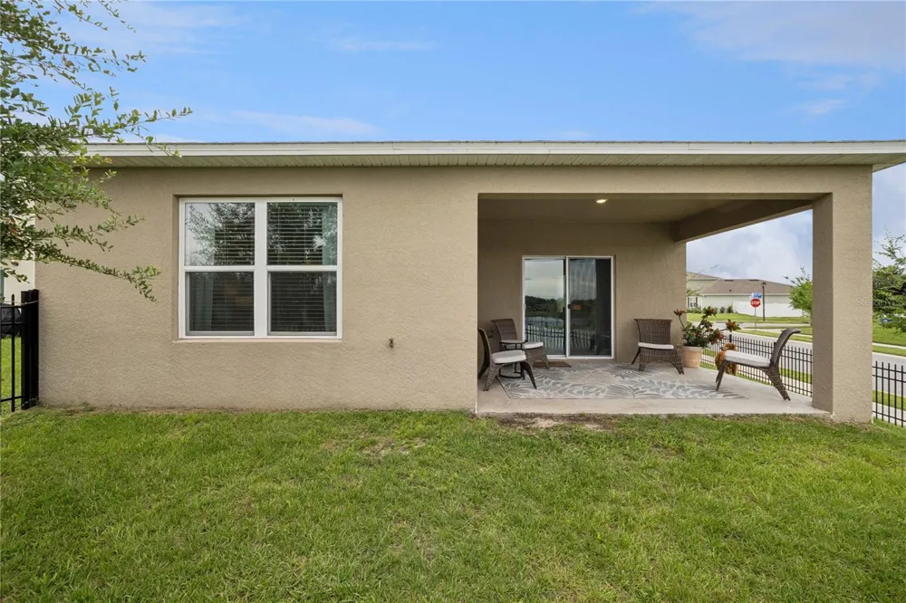 2698 ROWAN STREET Tavares, FL 32778