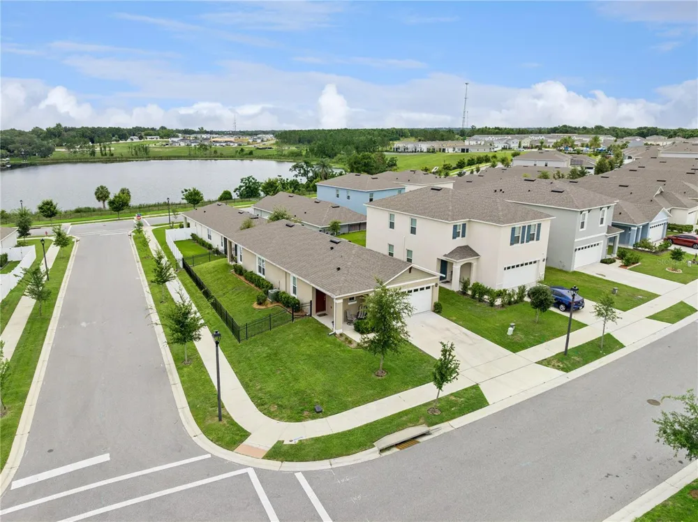 2698 ROWAN STREET Tavares, FL 32778