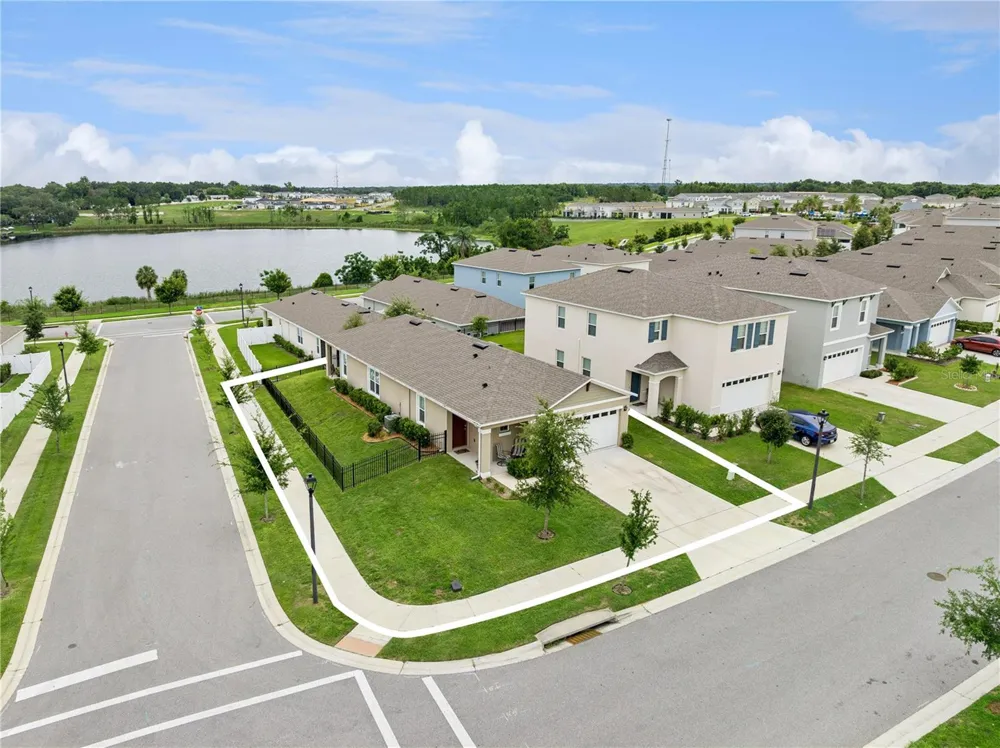 2698 ROWAN STREET Tavares, FL 32778