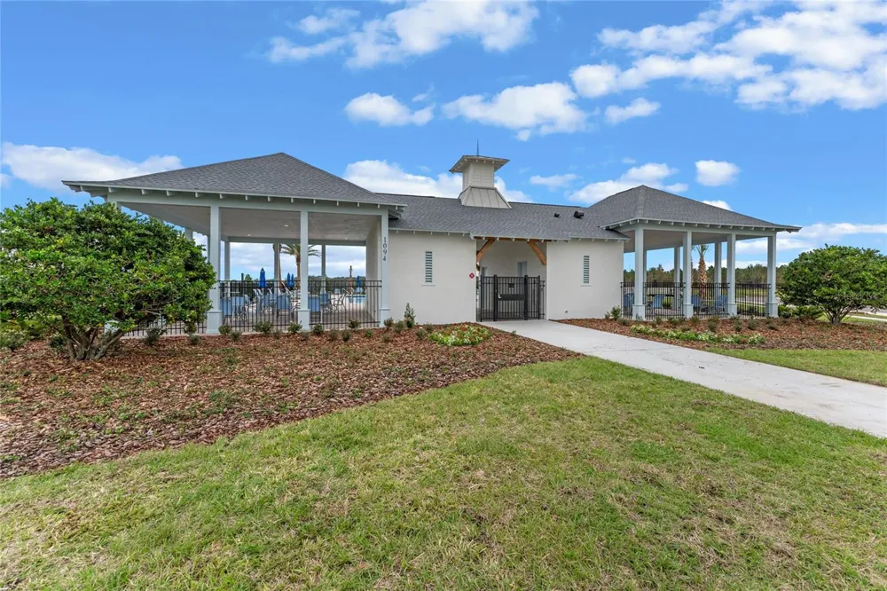 2698 ROWAN STREET Tavares, FL 32778