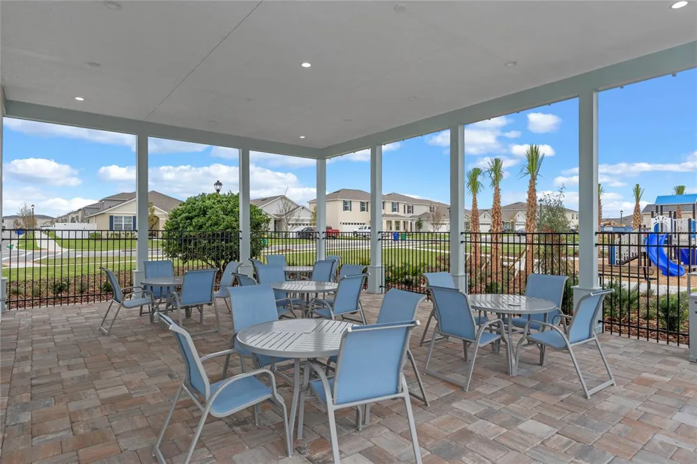 2698 ROWAN STREET Tavares, FL 32778