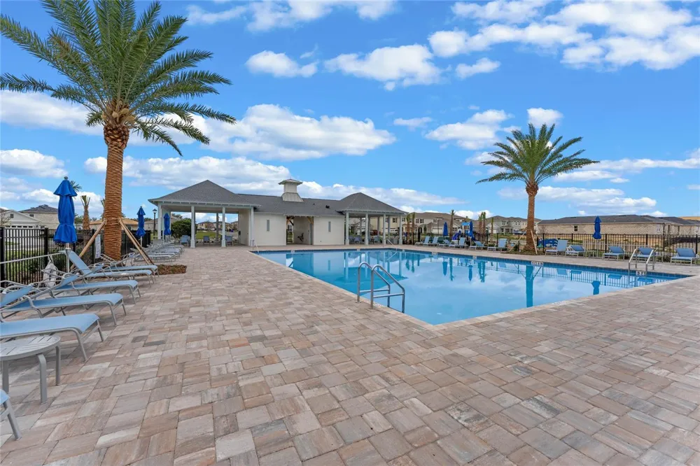 2698 ROWAN STREET Tavares, FL 32778