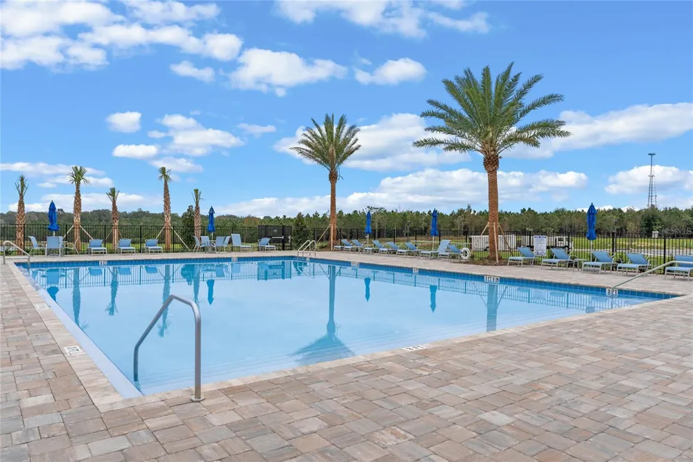 2698 ROWAN STREET Tavares, FL 32778