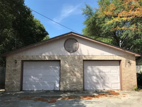 1303 Bishop