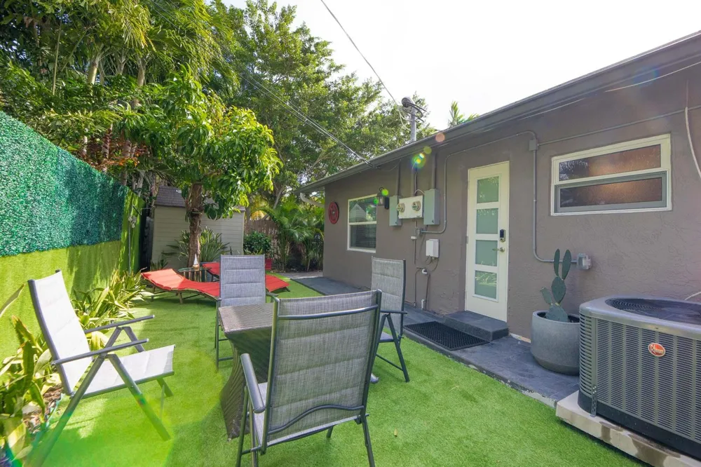 1425 NE 26th Drive #1-2 Wilton Manors, FL 33334