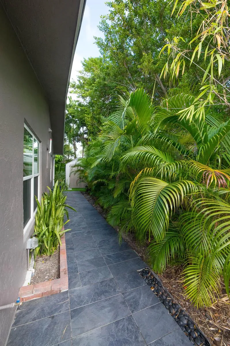 1425 NE 26th Drive #1-2 Wilton Manors, FL 33334