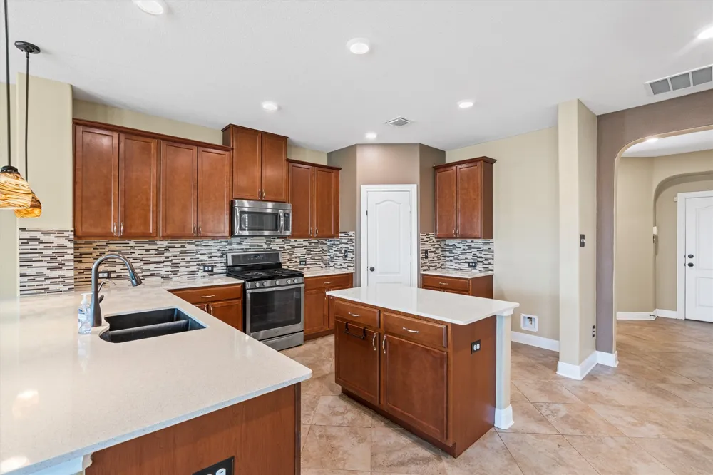 100 Speckle Park Drive Hutto, TX 78634