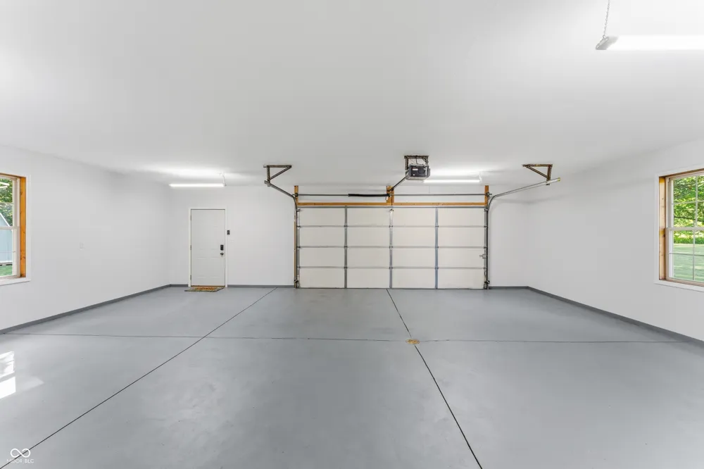 4200 County Road 1000 E Hope, IN 47246