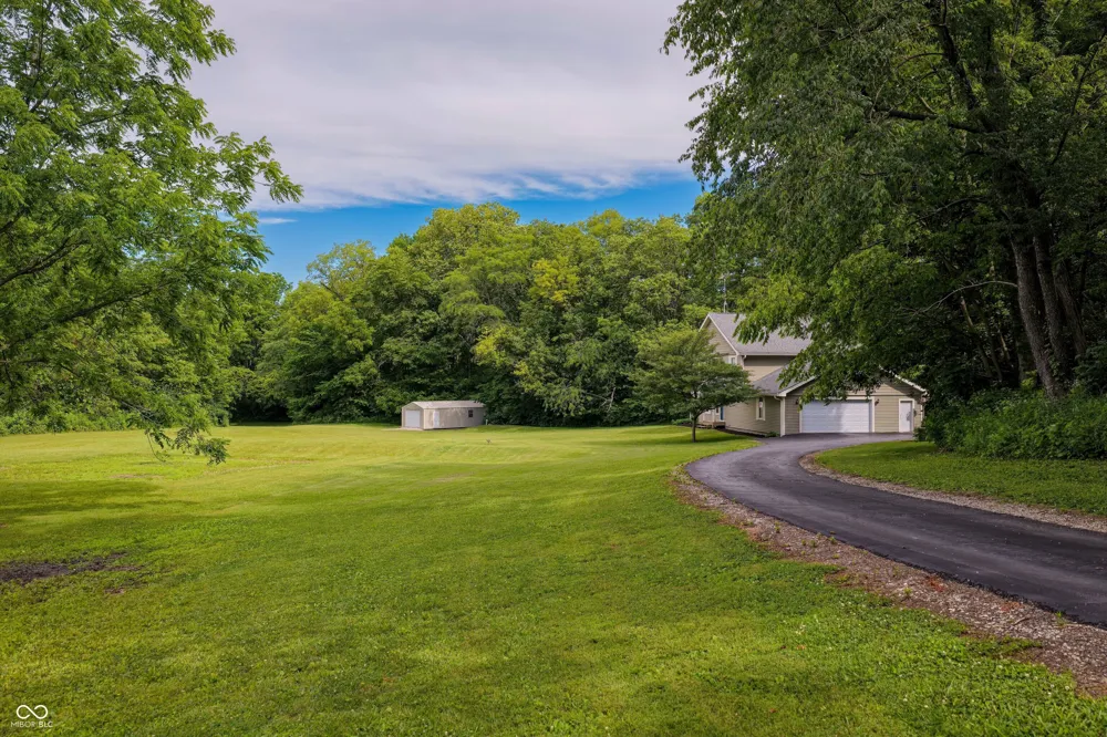 4200 County Road 1000 E Hope, IN 47246