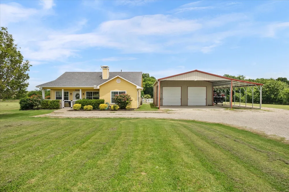 1028 Fm 1566 W Celeste, TX 75423