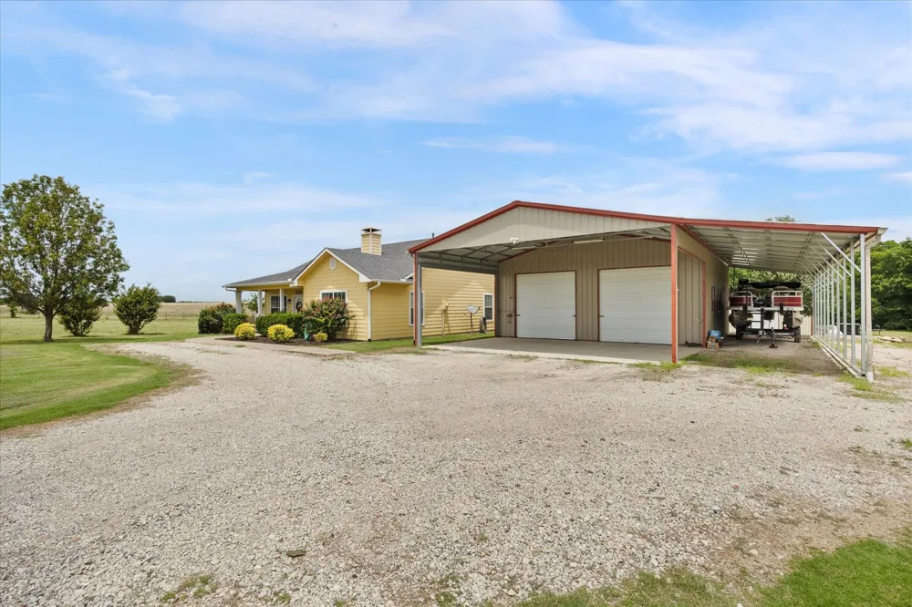 1028 Fm 1566 W Celeste, TX 75423
