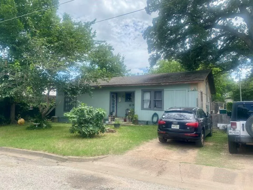 645 Monroe Street La Grange, TX 78945