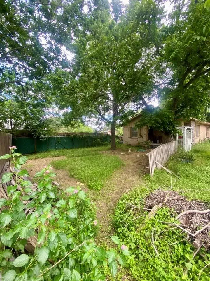 645 Monroe Street La Grange, TX 78945