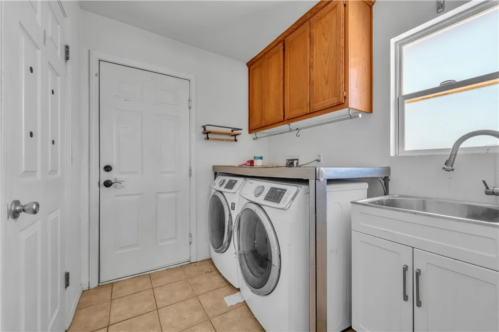 21741 Ives Court California City, CA 93505