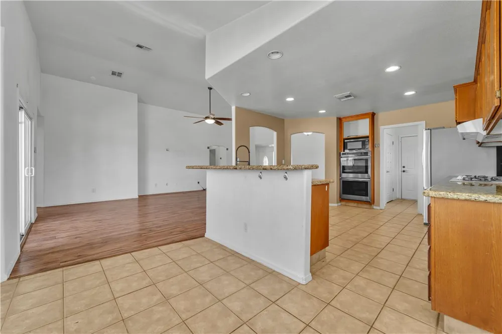 21741 Ives Court California City, CA 93505