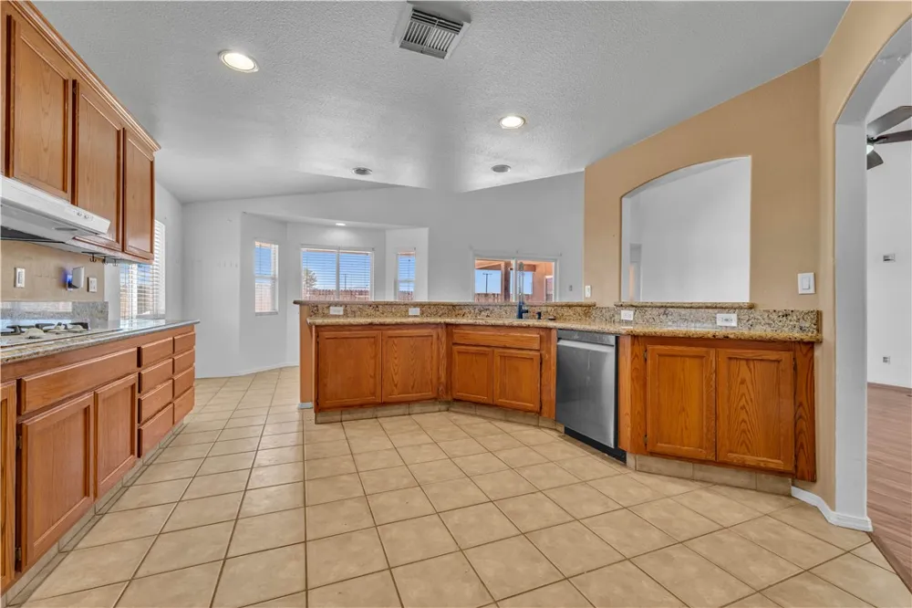 21741 Ives Court California City, CA 93505