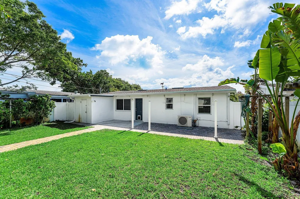 707 S Broadway Lantana, FL 33462