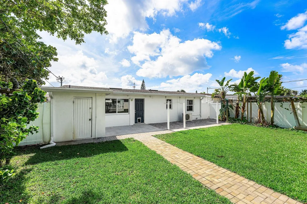 707 S Broadway Lantana, FL 33462