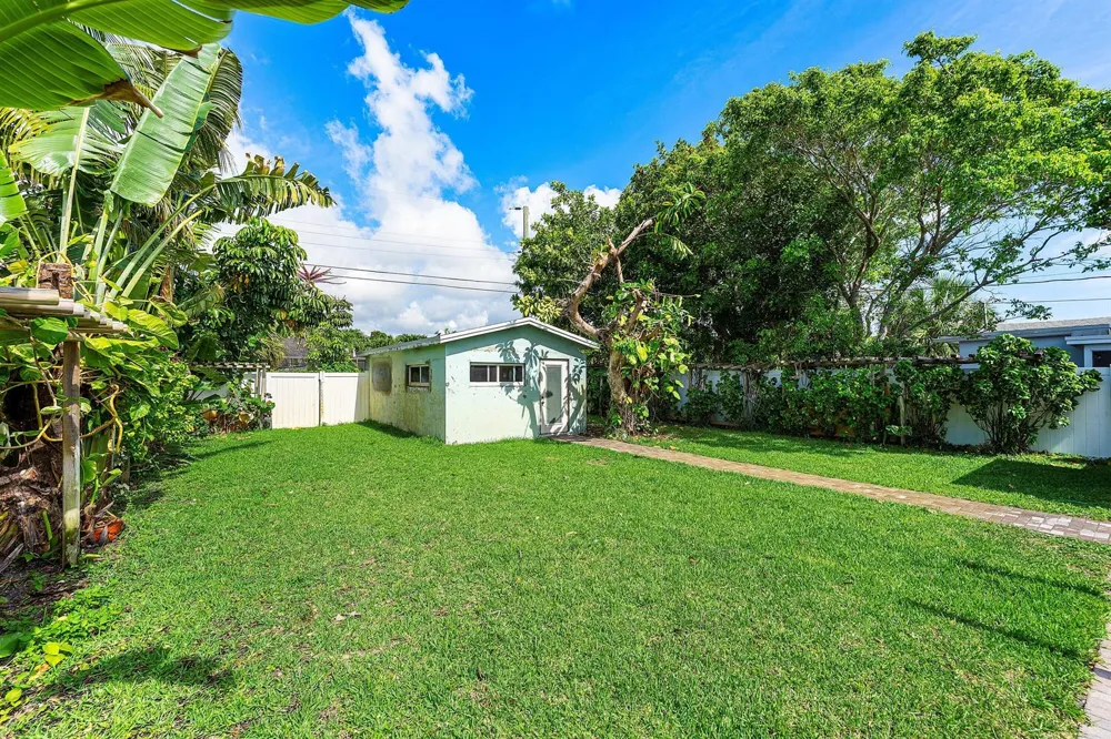 707 S Broadway Lantana, FL 33462