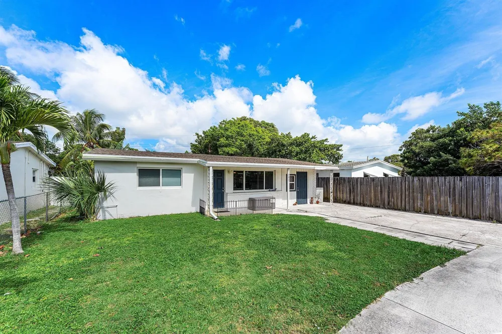 707 S Broadway Lantana, FL 33462