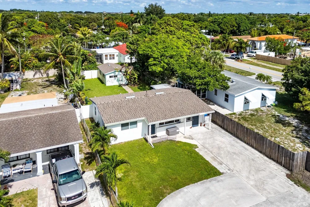 707 S Broadway Lantana, FL 33462
