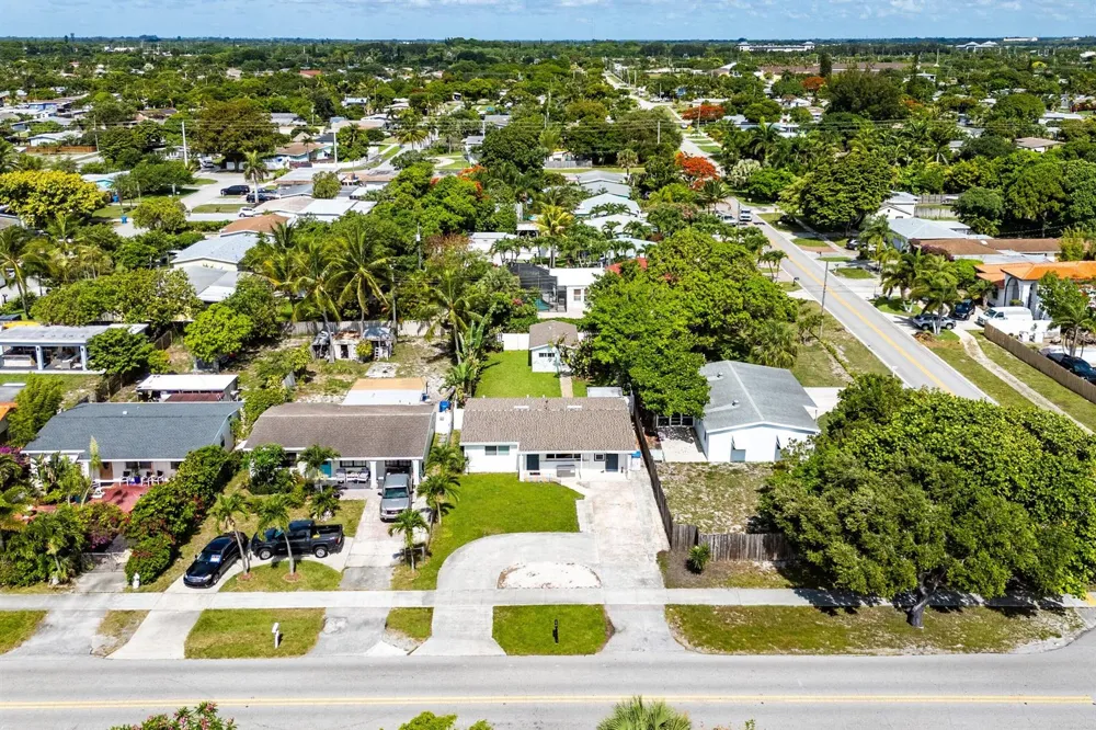 707 S Broadway Lantana, FL 33462